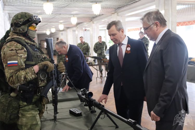 Военнослужащие и сотрудники Управления Росгвардии по Магаданской  области приняли участие в торжественных мероприятиях, посвященных празднованию Дня защитника Отечества