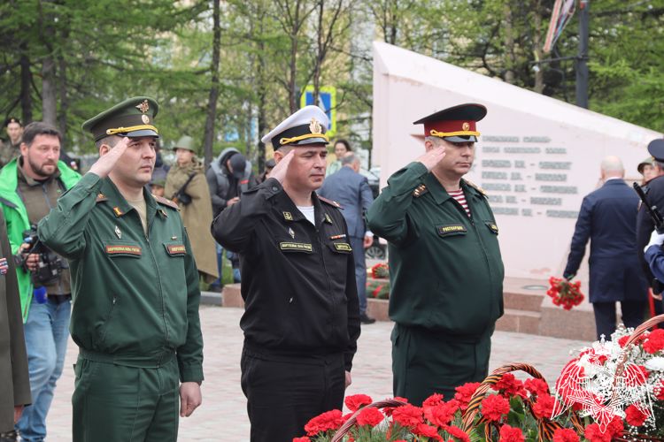В Магадане росгвардейцы почтили память павших в годы Великой Отечественной войны