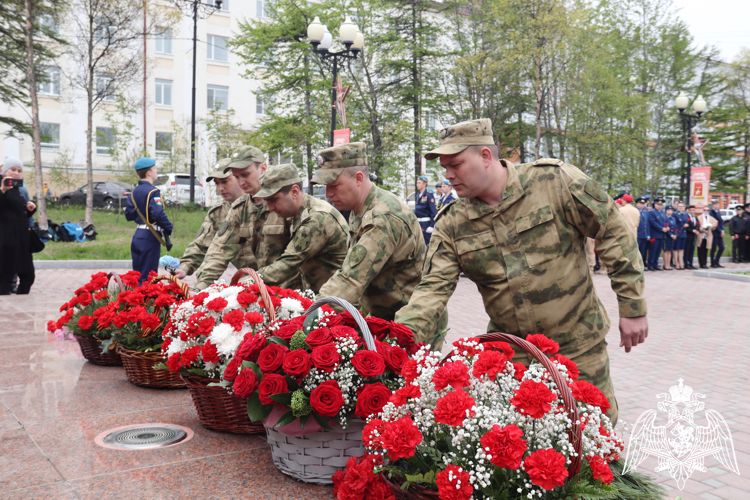 В Магадане росгвардейцы почтили память павших в годы Великой Отечественной войны