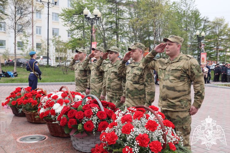 В Магадане росгвардейцы почтили память павших в годы Великой Отечественной войны