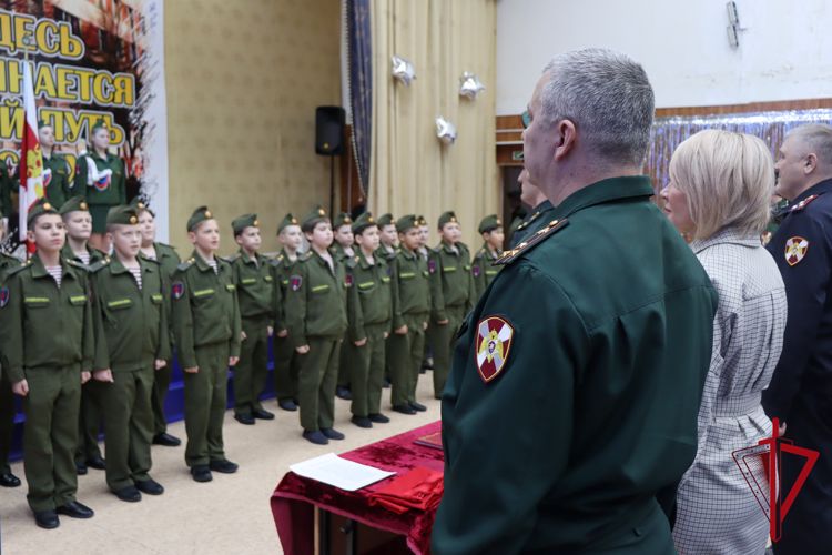 Ученики профильного класса Росгвардии дали торжественную клятву