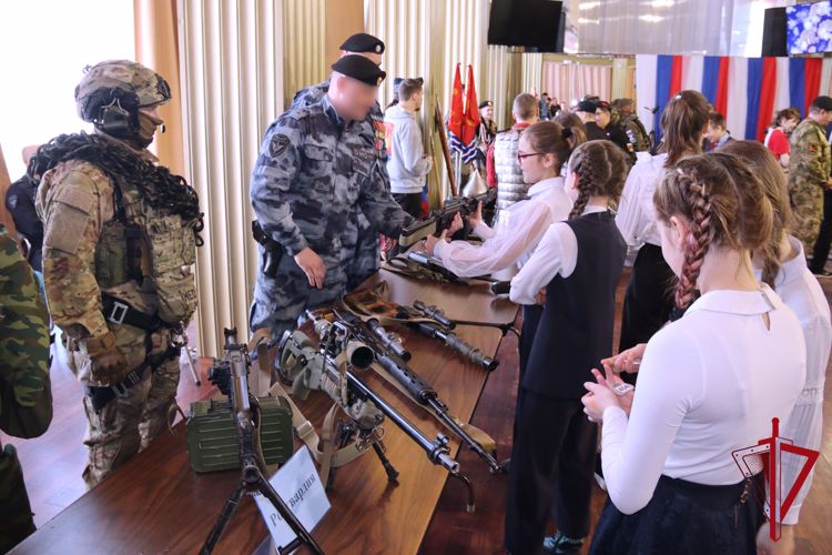 Магаданским росвгардейцам – участникам СВО вручили государственные награды накануне празднования Дня защитника Отечества