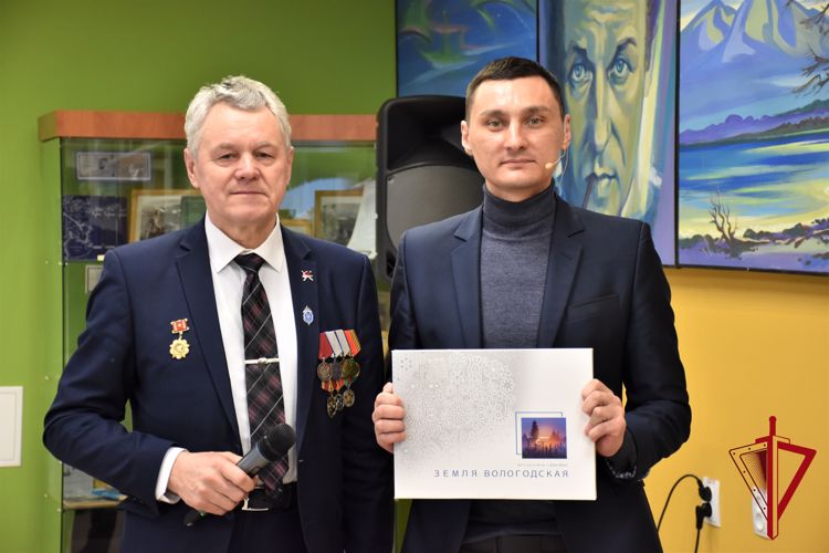 Торжественная встреча ветеранов и сотрудников магаданского СОБР прошла в библиотеке им. О.Куваева
