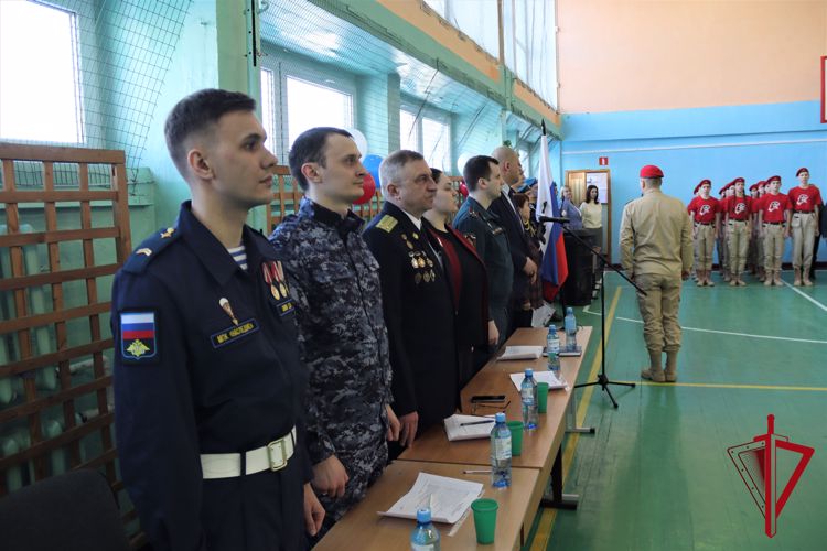 Росгвардейцы стали почетными членами жюри городских смотров строя и песни