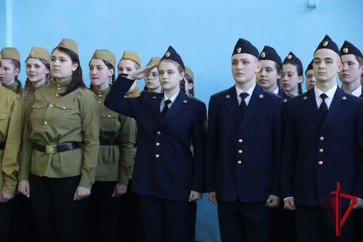 Росгвардейцы стали почетными членами жюри городских смотров строя и песни