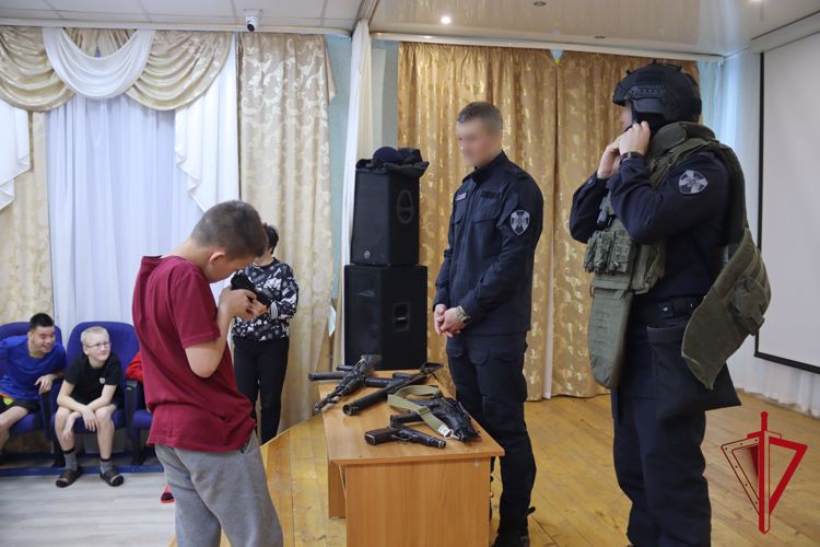 День Росгвардии прошел в Магаданском областном детском доме № 1