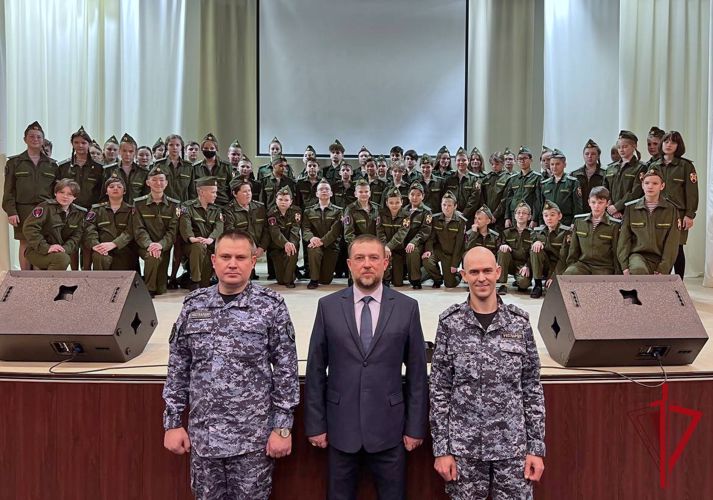 Юных гвардейцев поздравили с Днем войск национальной гвардии Российской Федерации