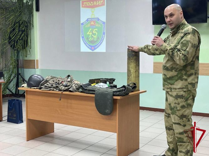 Военнослужащий Росгвардии передал в музей центра военно-патриотического воспитания молодежи «Подвиг» новые экспонаты