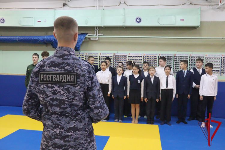 Профильные классы Росгвардии продолжают подготовку учащихся в колымских школах