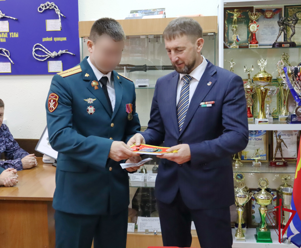 8 сотрудников и военнослужащих Росгвардии пополнили ряды «Боевого братства» в Магадане