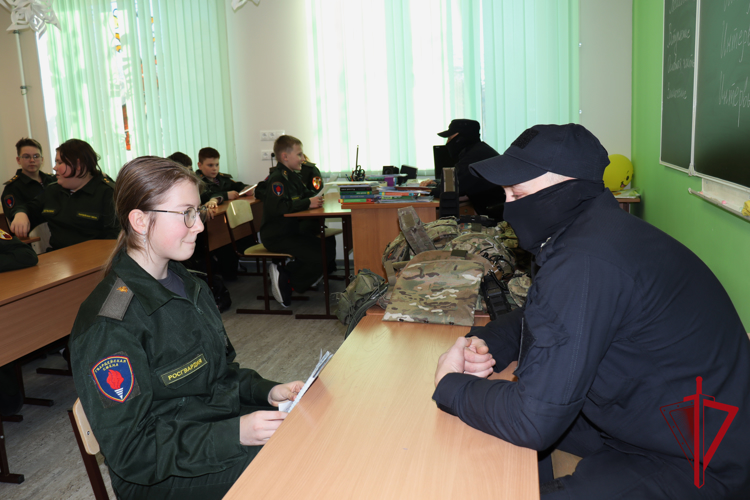 Учащиеся профильного класса Росгвардии попробовали себя в роли журналистов