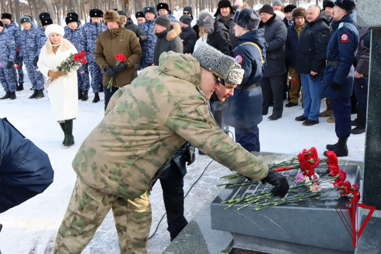 В Магадане росгвардейцы почтили память воинов, исполнявших служебный долг за пределами Отечества