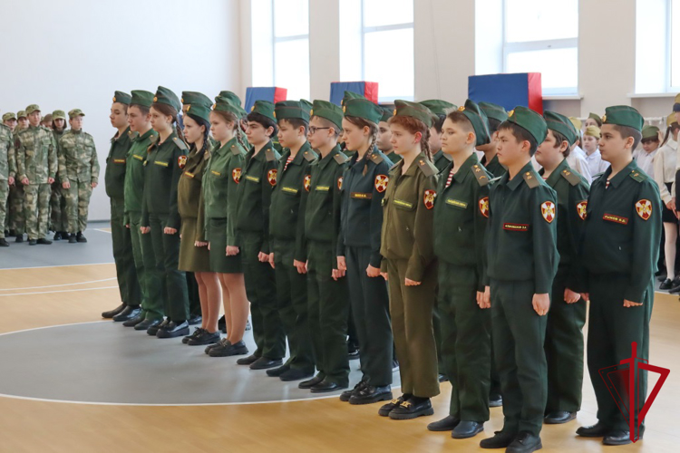 Учащиеся профильных классов Росгвардии приняли участие в конкурсе-смотре строя и песни