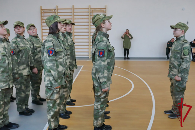 Учащиеся профильных классов Росгвардии приняли участие в конкурсе-смотре строя и песни