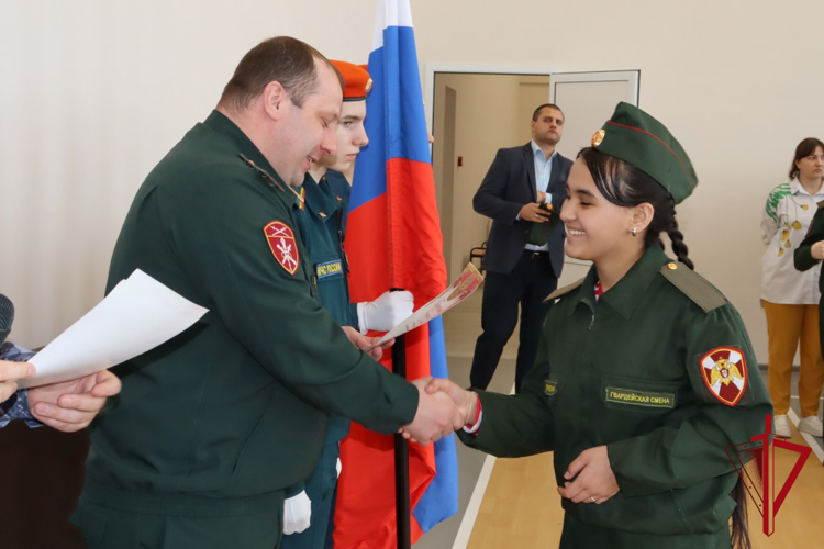 Учащиеся профильных классов Росгвардии приняли участие в конкурсе-смотре строя и песни