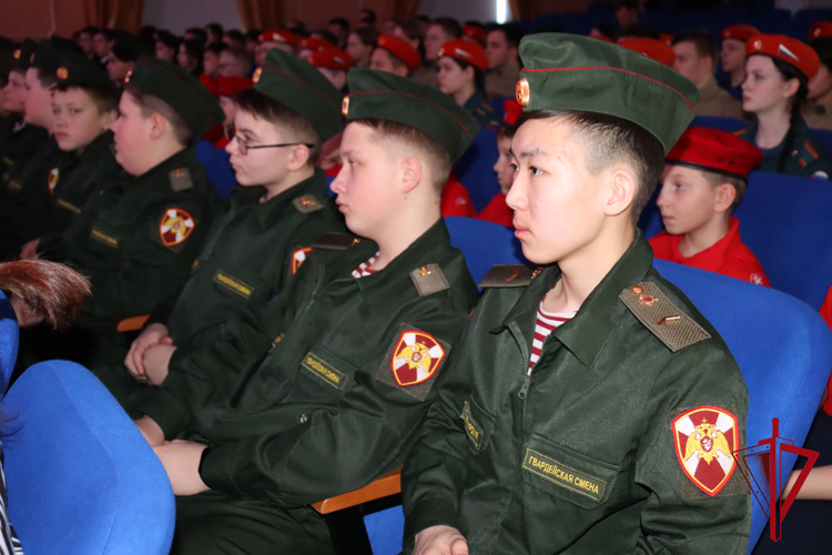 В Магадане стартовала ежегодная патриотическая смена «Снежный десант-2024»