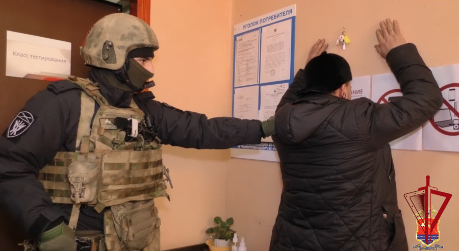 При поддержке бойцов Росгвардии установлена подозреваемая в организации незаконной миграции