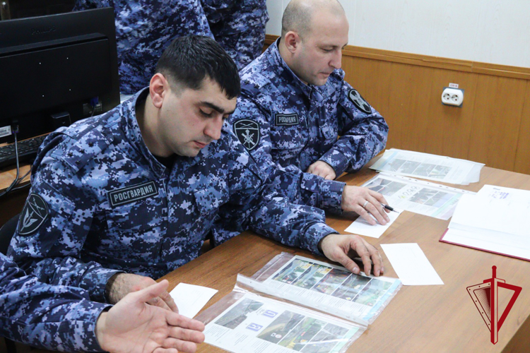 В Магадане росгвардейцы проводят комплексные мероприятия по обеспечению безопасности дорожного движения
