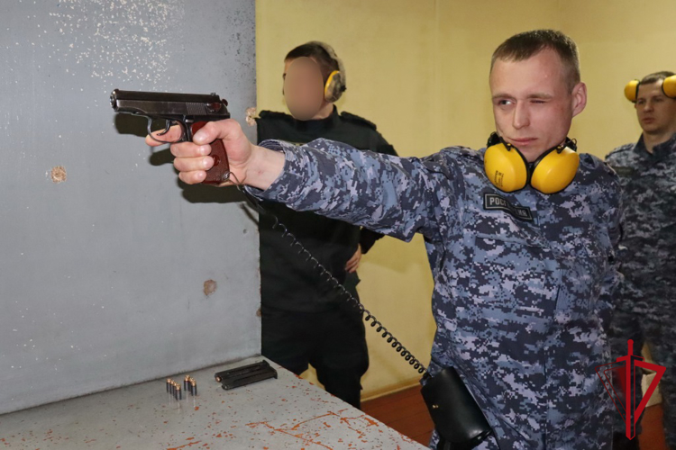 В Магадане завершился чемпионат регионального управления Росгвардии по зимнему офицерскому троеборью