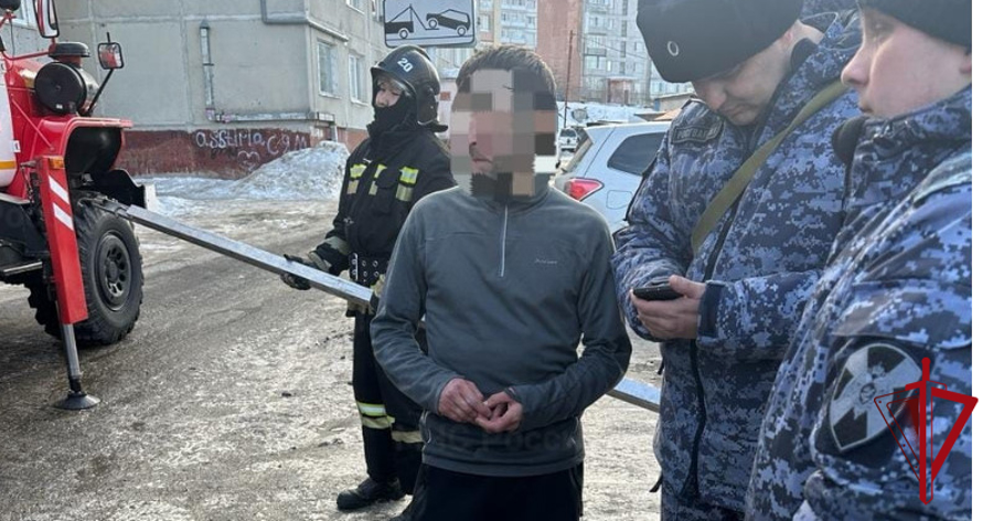 Сотрудники вневедомственной охраны Росгвардии спасли магаданца, решившего покончить жизнь самоубийством