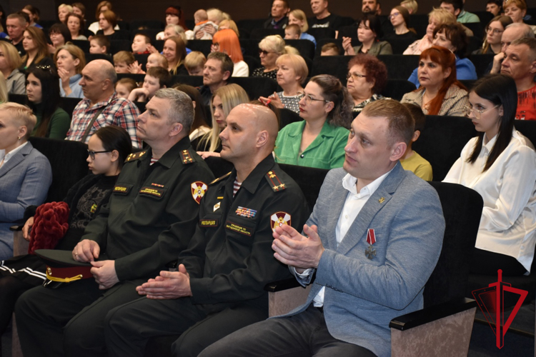 Более 20 биографий ветеранов спецподразделений ОМОН и СОБР вошли в библиографический справочник «Колымчане – кавалеры ордена Мужества»