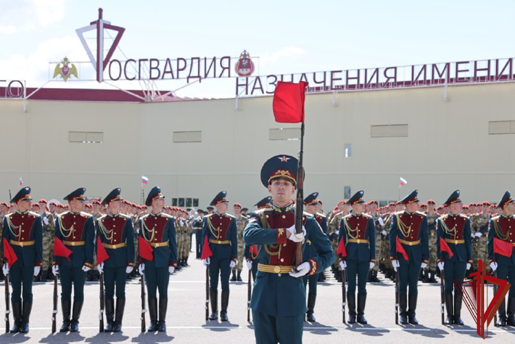 Директор Росгвардии генерал армиии Виктор Золотов принял участие в посвященных 100-летию дивизии имени Ф.Э. Дзержинского торжественных мероприятиях 
