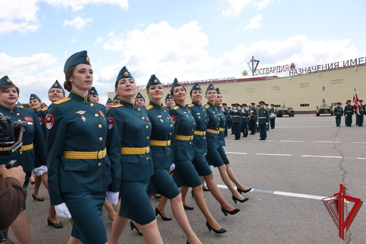 Директор Росгвардии генерал армиии Виктор Золотов принял участие в посвященных 100-летию дивизии имени Ф.Э. Дзержинского торжественных мероприятиях 