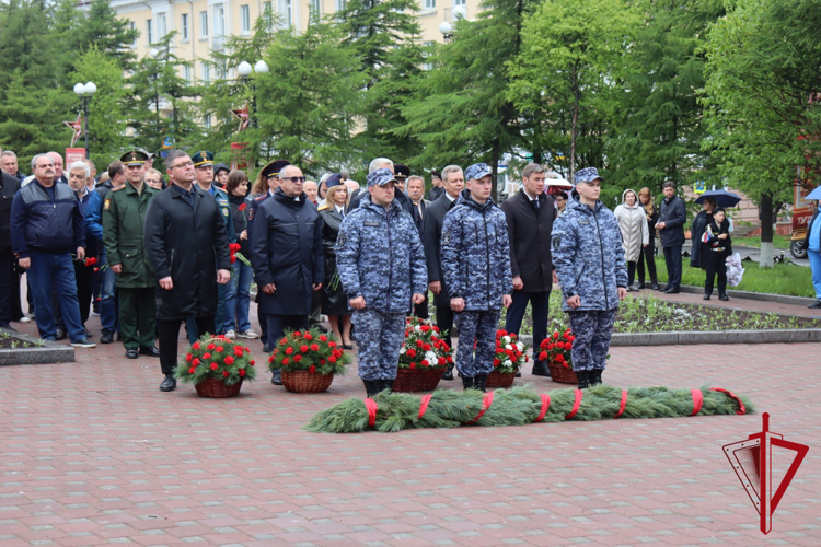 В Магадане росгвардейцы почтили память павших в годы Великой Отечественной войны