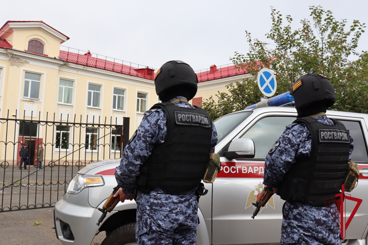 Магаданские росгвардейцы приняли участие во всероссийских антитеррористических учениях