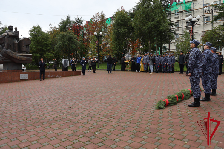 Магаданские росгвардейцы приняли участие в мемориальных акциях  