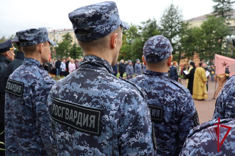 Магаданские росгвардейцы приняли участие в мемориальных акциях  