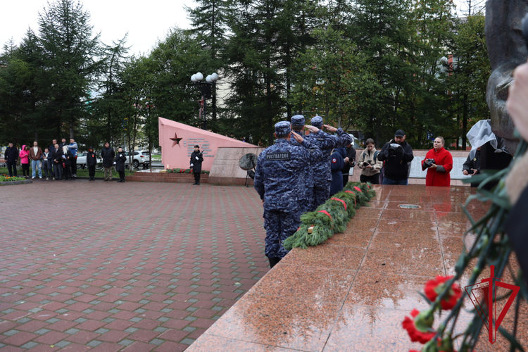 Магаданские росгвардейцы приняли участие в мемориальных акциях  