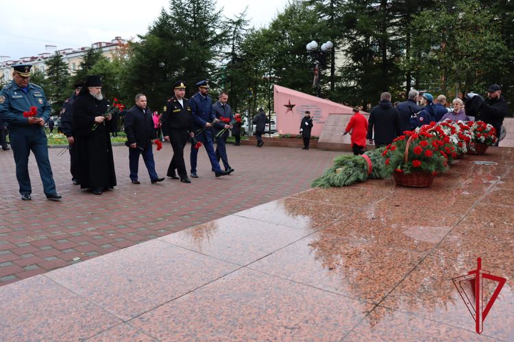 Магаданские росгвардейцы приняли участие в мемориальных акциях  