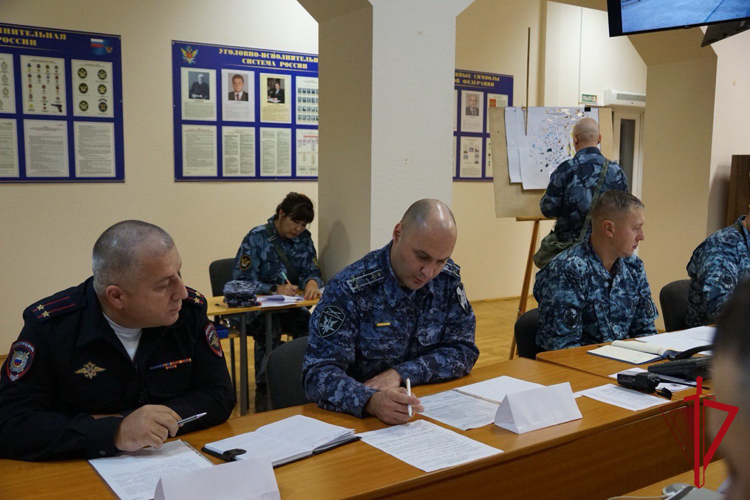 В Магадане спецназ Росгвардии принял участие в учениях УФСИН