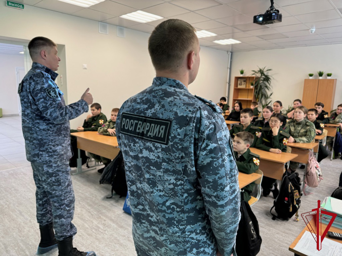 Росгвардейцы напомнили школьникам о правилах безопасности дорожного движения