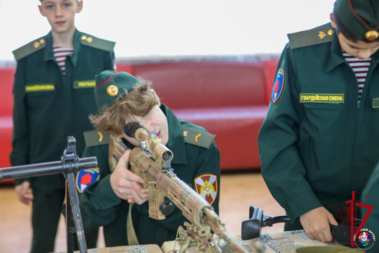 Учащиеся профильного класса Росгвардии стали победителями военно - патриотического конкурса «Память поколений»