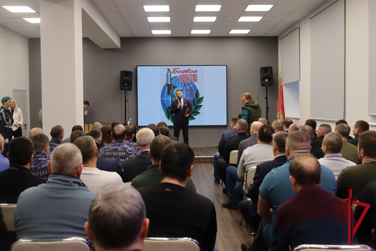 Росгвардейцы возложили цветы в память о колымчанах-земляках, погибших в локальных военных конфликтах       