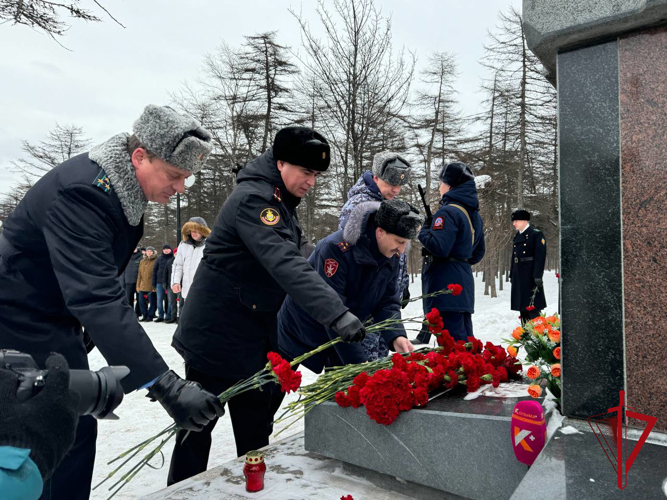В Магадане росгвардейцы почтили память россиян, исполнявших служебный долг за пределами Отечества