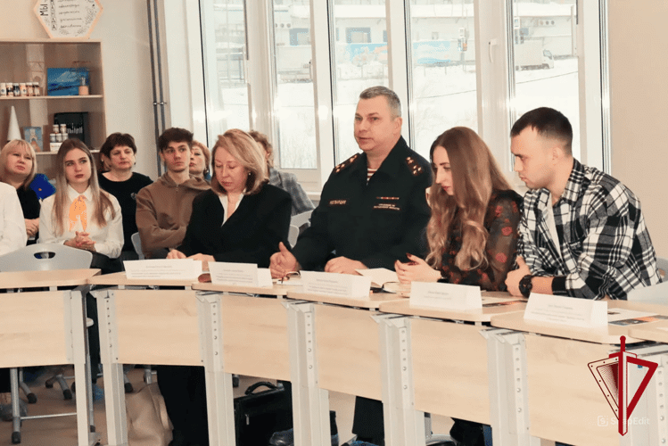 Росгвардия приняла участие в круглом столе на тему новых подходов к патриотическому воспитанию молодёжи на Колыме