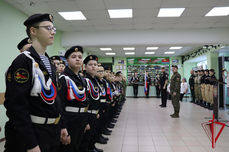 Росгвардейцы провели урок мужества для курсантов центра «Подвиг» на Колыме