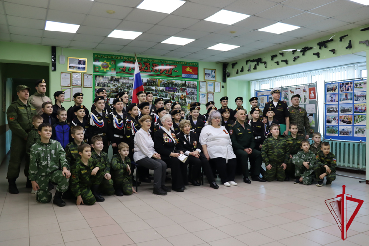 Росгвардейцы провели урок мужества для курсантов центра «Подвиг» на Колыме