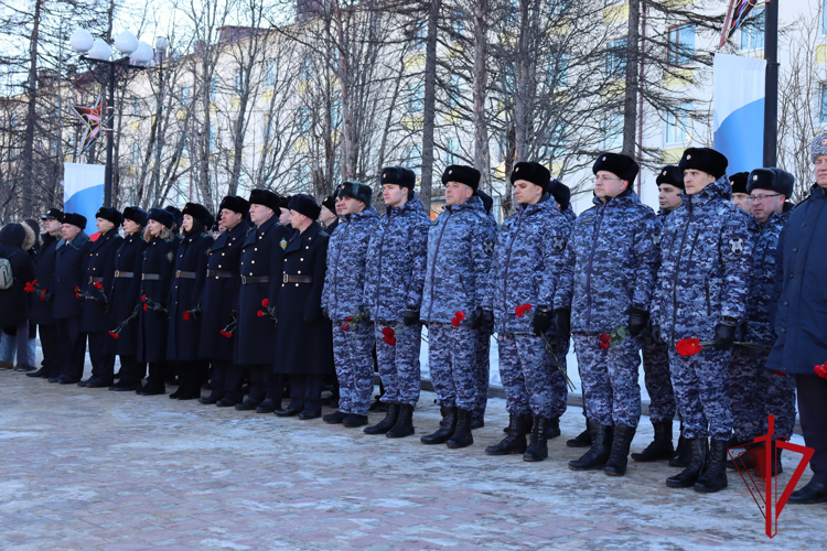 Росгвардия приняла участие в мемориальной акции в Магадане