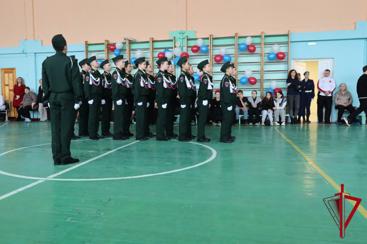 Юные росгвардейцы стали победителями в городском смотре строя и песни в Магадане