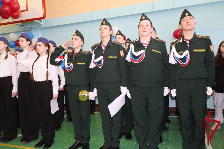 Юные росгвардейцы стали победителями в городском смотре строя и песни в Магадане