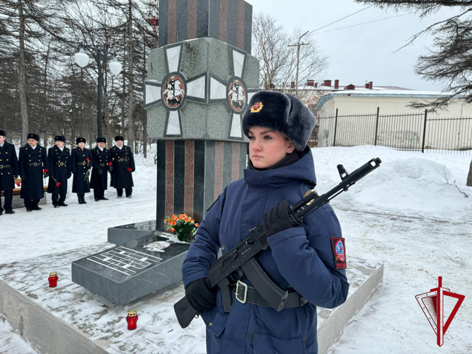 В Магадане росгвардейцы почтили память россиян, исполнявших служебный долг за пределами Отечества