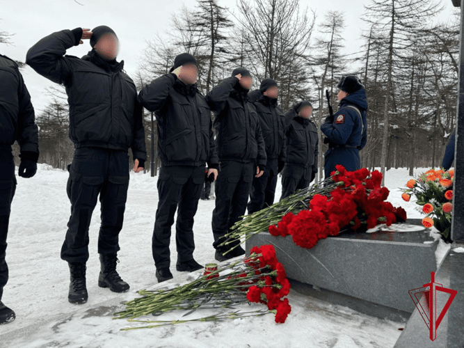 В Магадане росгвардейцы почтили память россиян, исполнявших служебный долг за пределами Отечества
