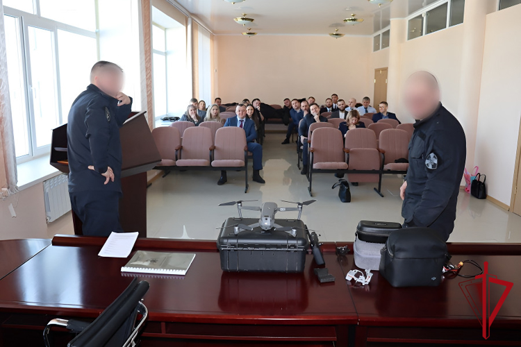 Колымские росгвардейцы поделились с коллегами из МВД опытом применения БПЛА в служебной деятельности