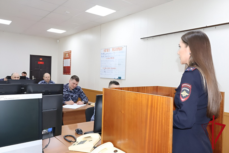 Вопросы безопасности дорожного движения обсудили в Управлении Росгвардии по Магаданской области