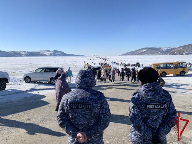 Росгвардейцы обеспечили охрану общественного порядка и безопасность фестиваля «Клёвая Колыма» 