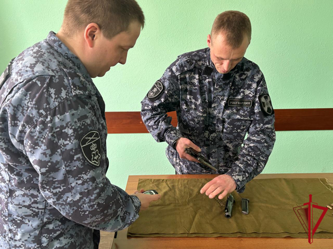 Экипажи групп задержания Росгвардии Магаданской области состязались в профмастерстве